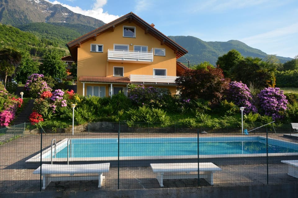 Casa Bellavista 1 Apartment hotel in Colico