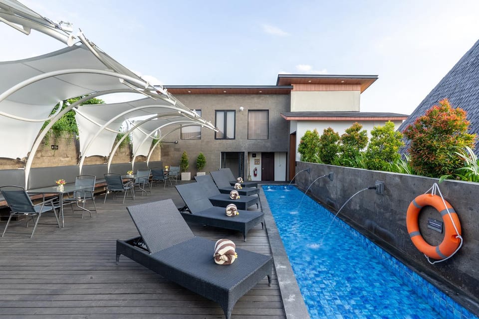 Restaurant/places to eat, Lounge or bar, Swimming pool