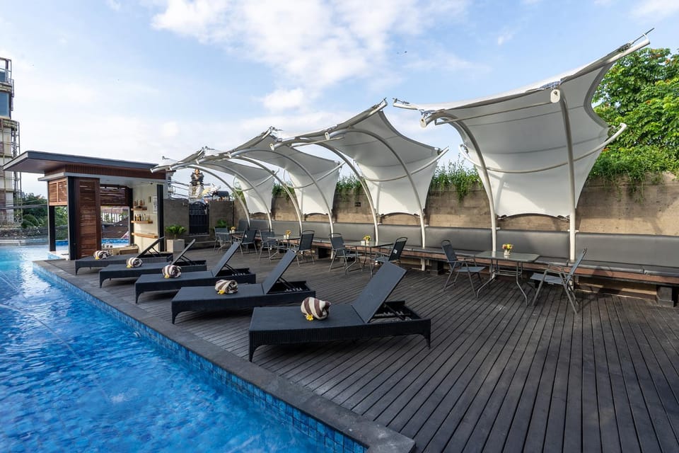 Restaurant/places to eat, Lounge or bar, Swimming pool