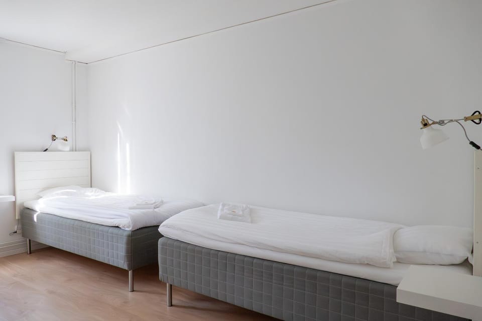 Property building, Bed, Photo of the whole room