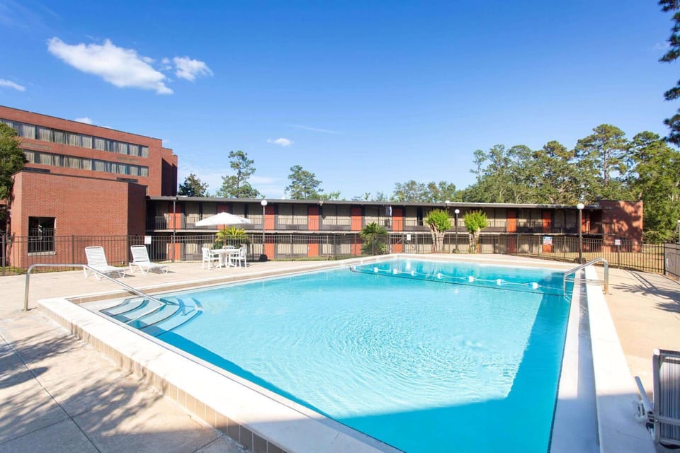 On site, Pool view, Swimming pool