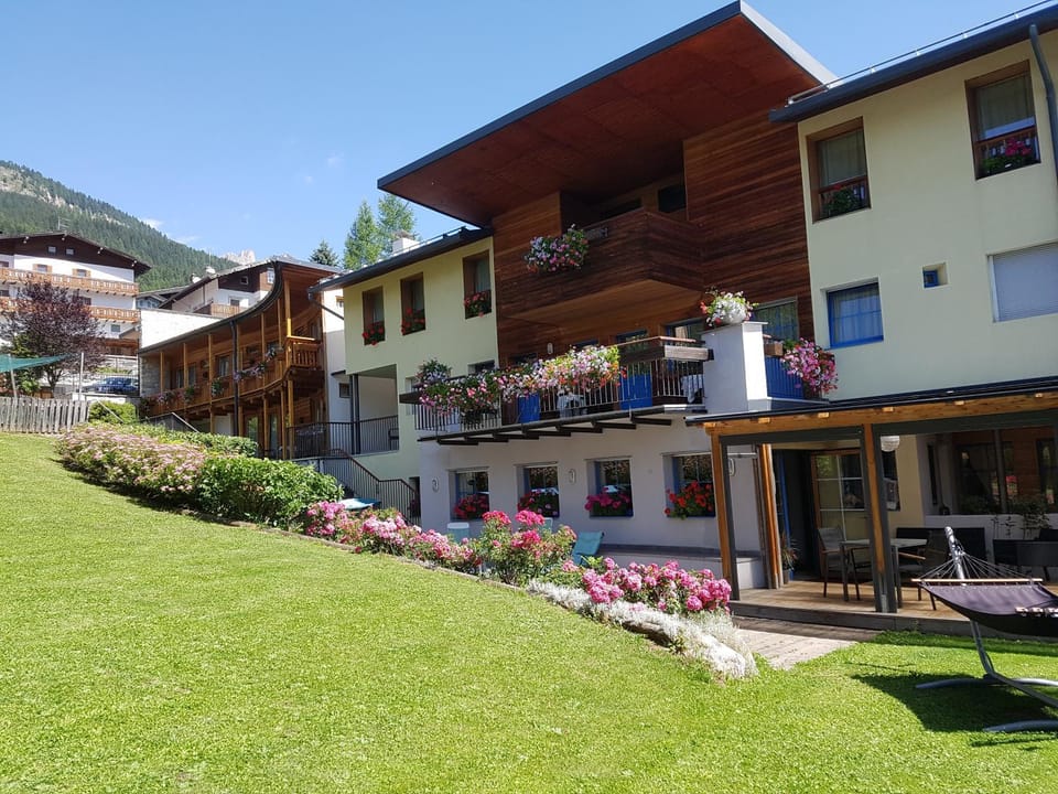 Garni Enrosadira Hotel in Vigo di Fassa