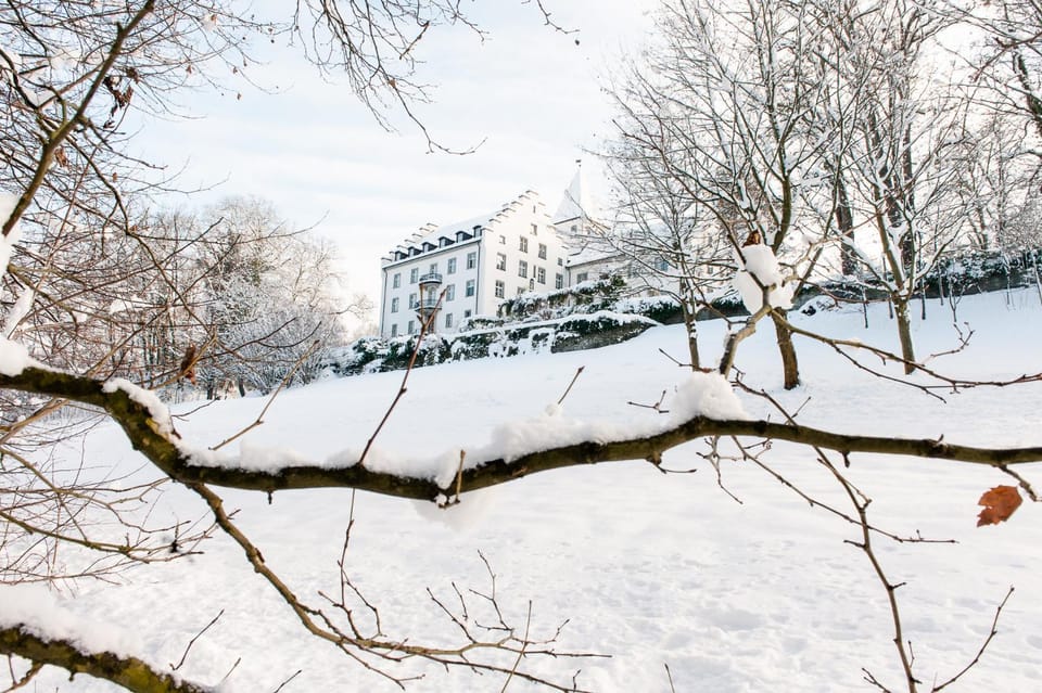 Facade/entrance, Winter