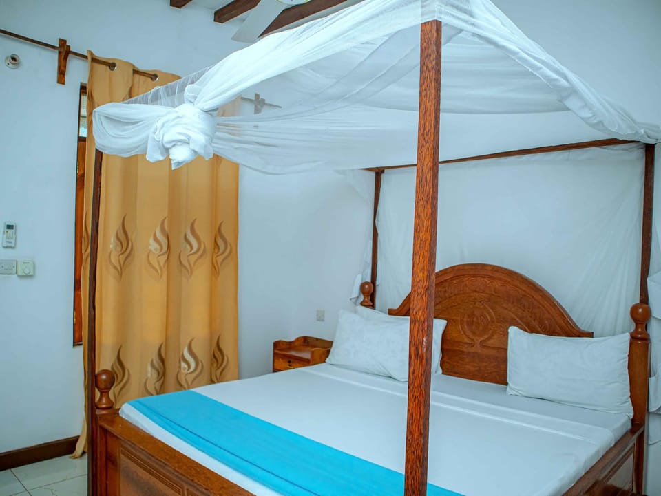 Kivulini Lodge and Restaurant Bed and Breakfast in Nungwi
