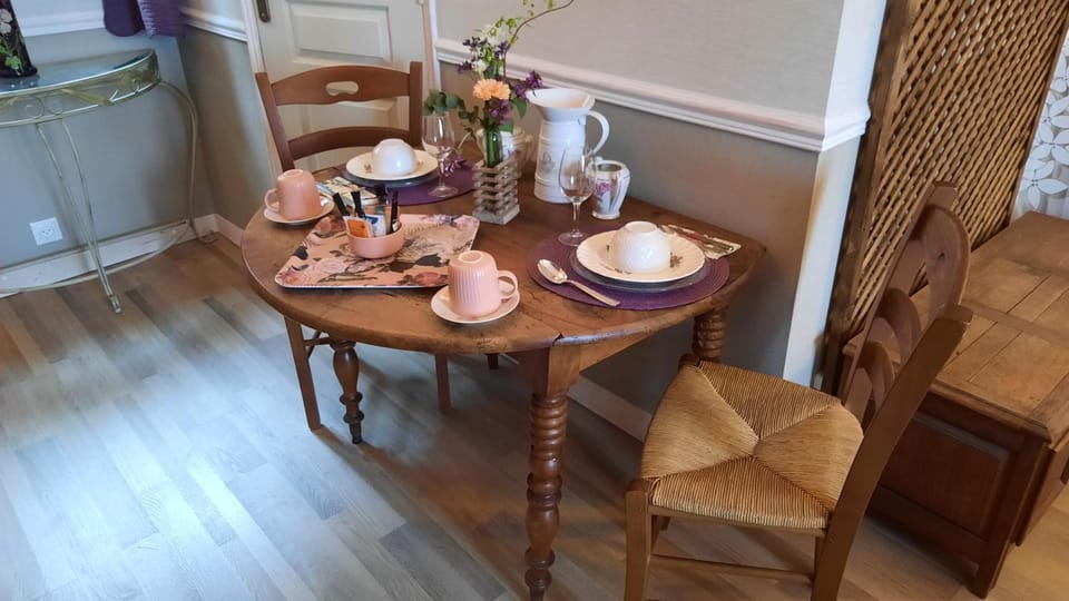 Coffee/tea facilities, Breakfast, Continental breakfast