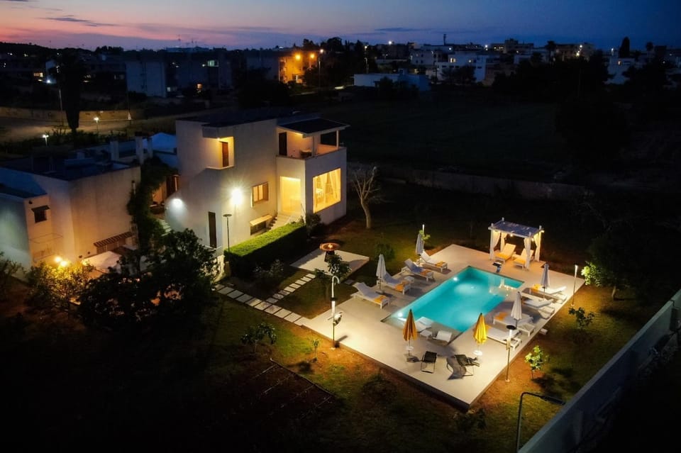 Property building, Swimming pool
