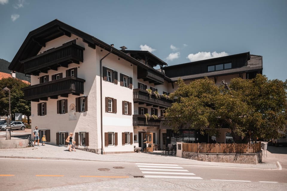 Facade/entrance