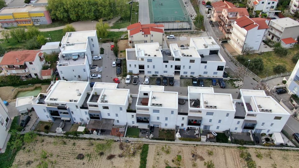 Property building, Bird's eye view