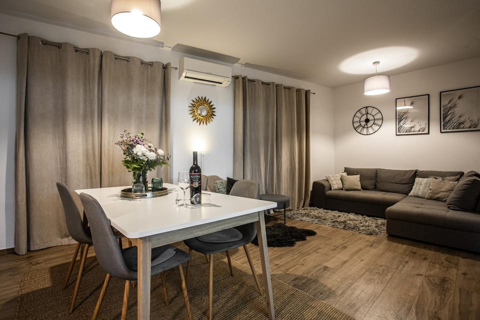 Living room, Seating area, Dining area