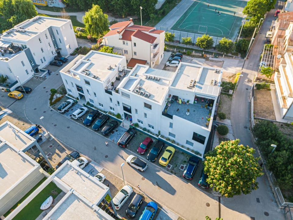 Property building, Bird's eye view, Parking