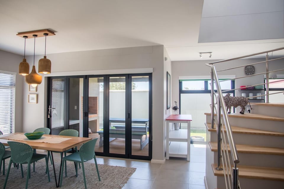 BBQ facilities, Seating area, Dining area