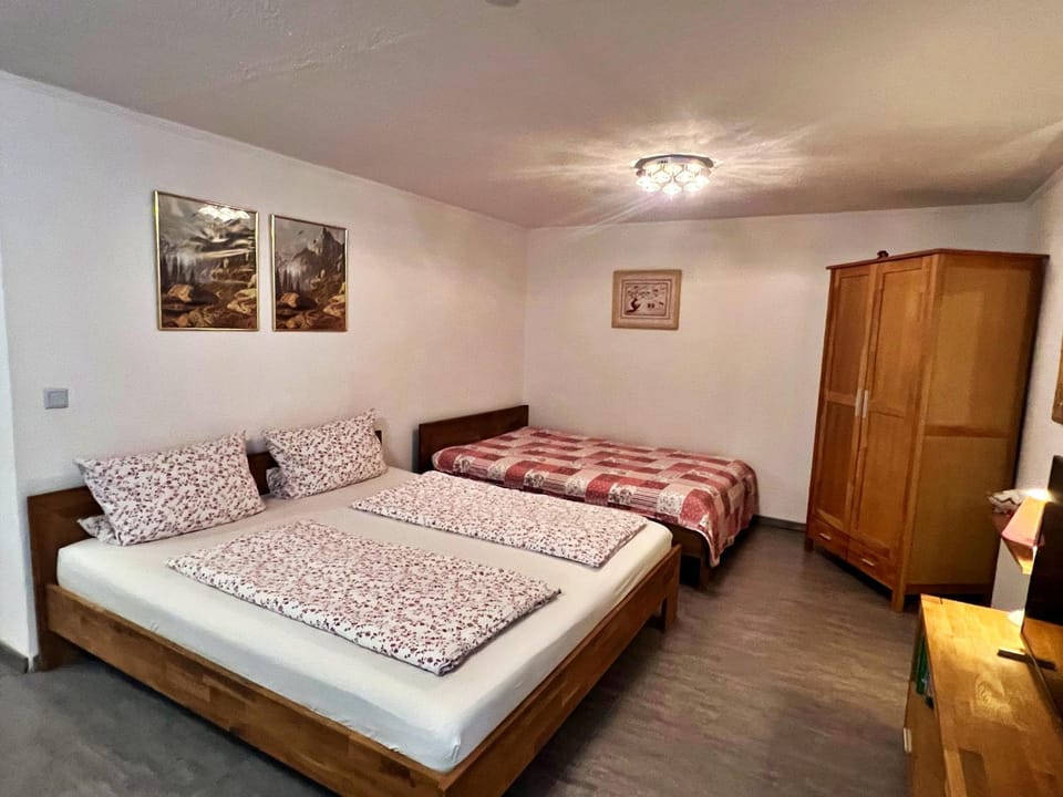 Rust Apartments - Ferienwohnung Tislenko beim Europa Park Apartment in Rust