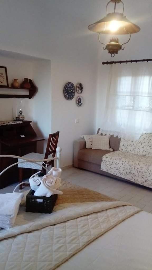 Charouda Stone Tower Apartment in Peloponnese Region