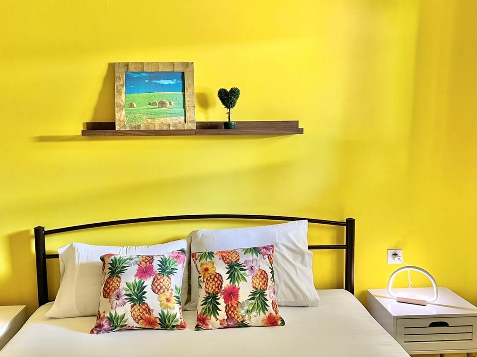 Bed, Photo of the whole room