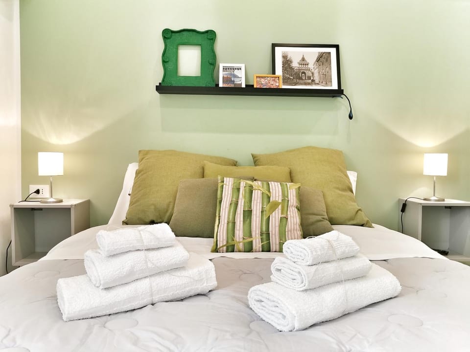 Bed, Photo of the whole room