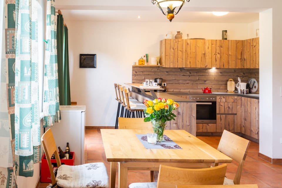 Communal lounge/ TV room, Communal kitchen