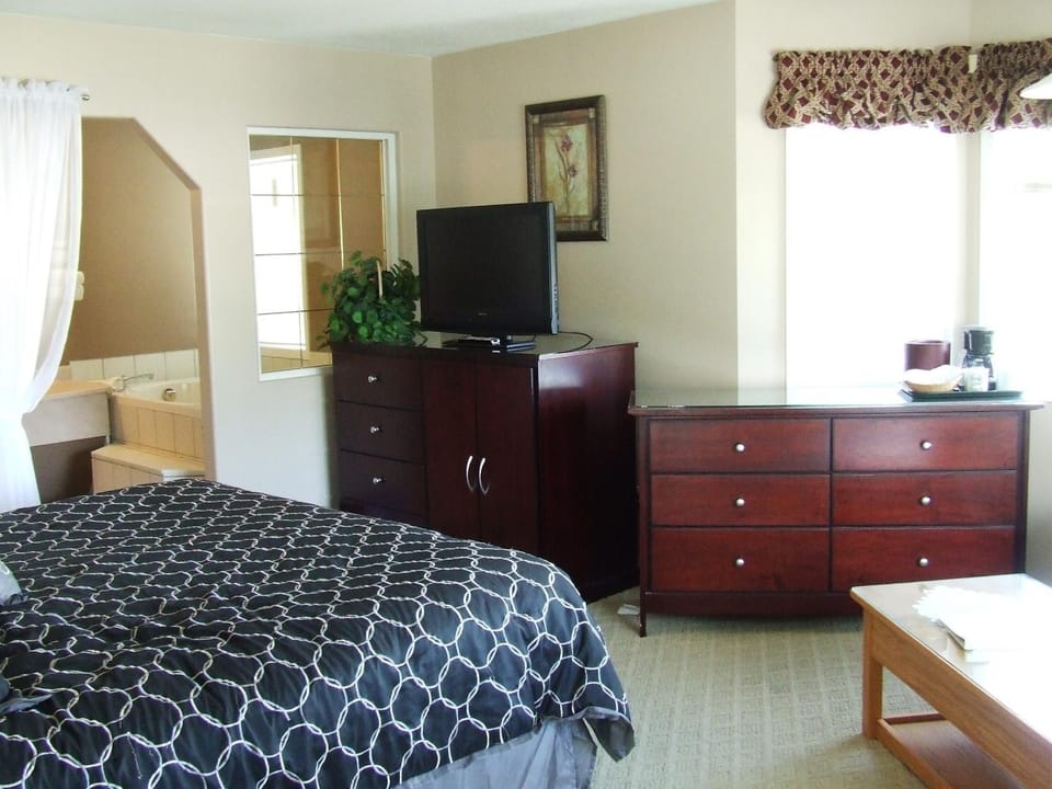 Bed, TV and multimedia