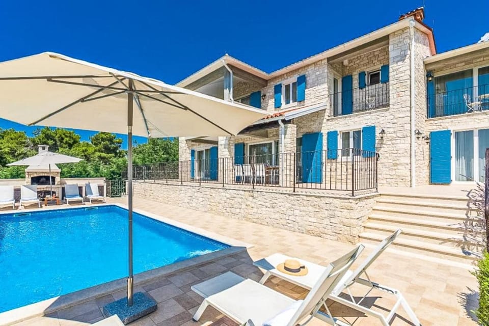 Property building, Photo of the whole room, Garden view, Garden view, Mountain view, Mountain view, Pool view, Pool view, Sea view, Sea view, Swimming pool, Breakfast, Inner courtyard view, Facility for disabled guests, acessibility