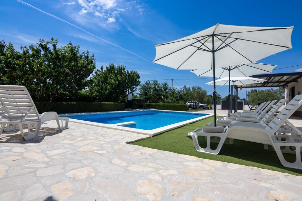 Patio, Day, Garden view, Pool view, Swimming pool, sunbed