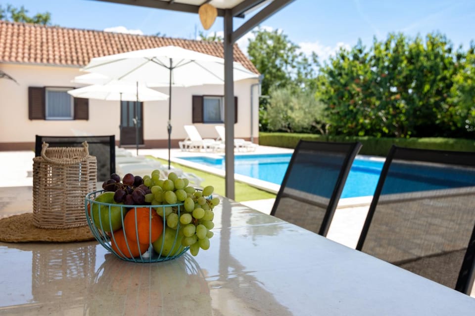 Day, Balcony/Terrace, Pool view