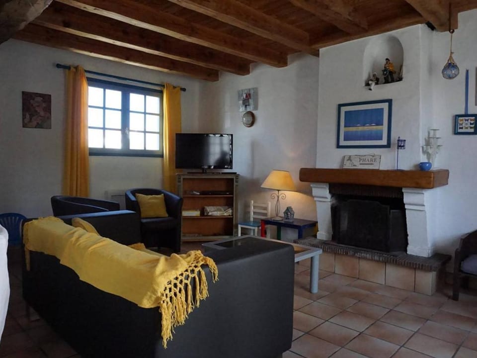 Maison confortable proche commerces, plage et port – 6 couchages, jardin clos avec terrasse et BBQ - FR-1-224B-453 House in Noirmoutier-en-l'Île