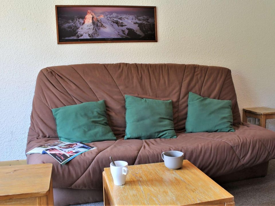 Appartement Confortable avec Piscine, Tennis et Animaux Acceptés à Risoul Apartment in Provence-Alpes-Côte d'Azur