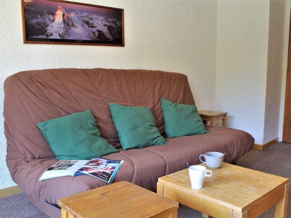 Appartement Confortable avec Piscine, Tennis et Animaux Acceptés à Risoul Apartment in Provence-Alpes-Côte d'Azur