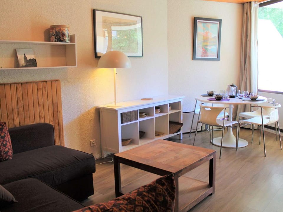 Studio Montagne à Vars, 4 couchages, centre station, à 30m des pistes - FR-1-330B-46 Apartment in Provence-Alpes-Côte d'Azur