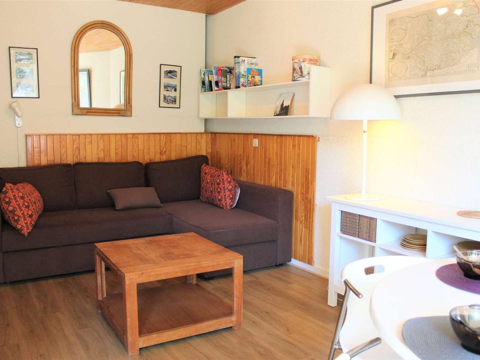 Studio Montagne à Vars, 4 couchages, centre station, à 30m des pistes - FR-1-330B-46 Apartment in Provence-Alpes-Côte d'Azur
