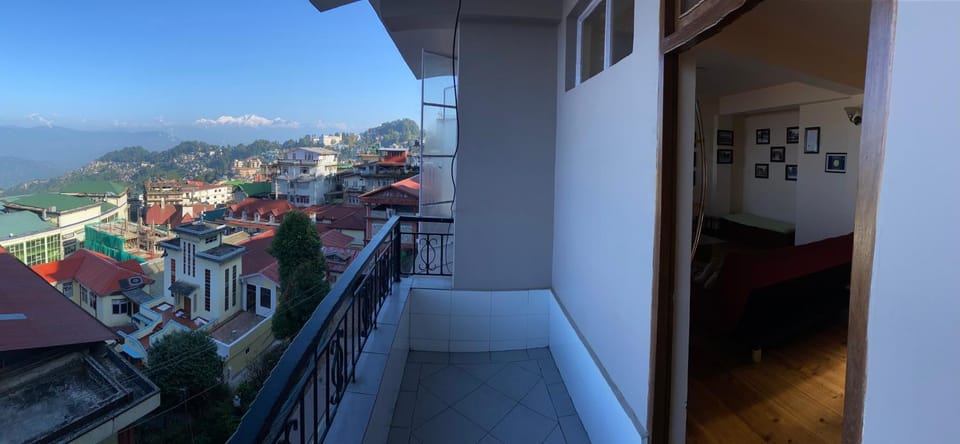 Neighbourhood, Balcony/Terrace, City view, Mountain view