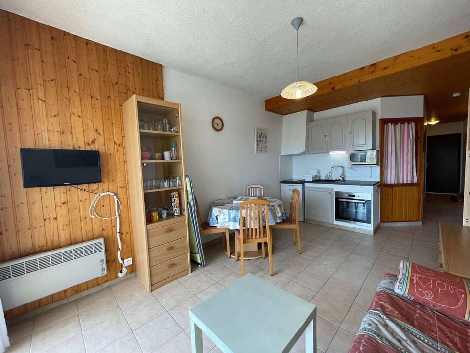 Studio/Cabine Mer 4 Pers: Terrasse, Près Plage, Garage Privé, Tout équipé, St-Jean-de-Monts - FR-1-224C-70 Cabin in Saint-Jean-de-Monts