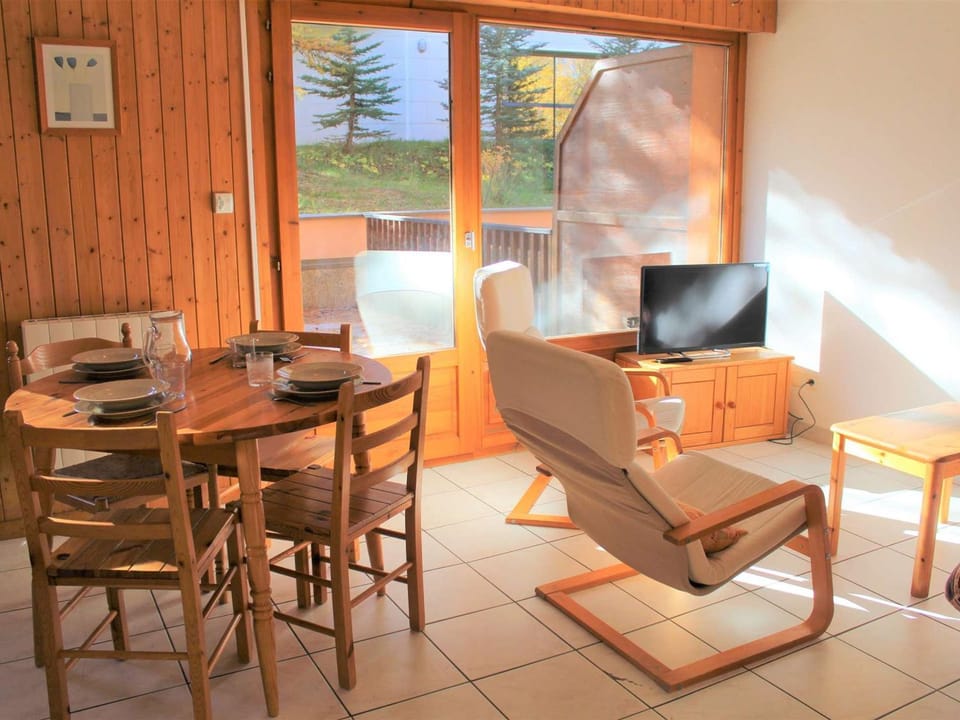 Appartement 2 Pièces Coin Montagne, Terrasse Sud, Parking Privé, Proche Centre et Pistes à Vars Les Claux - FR-1-330B-64 Apartment in Piedmont