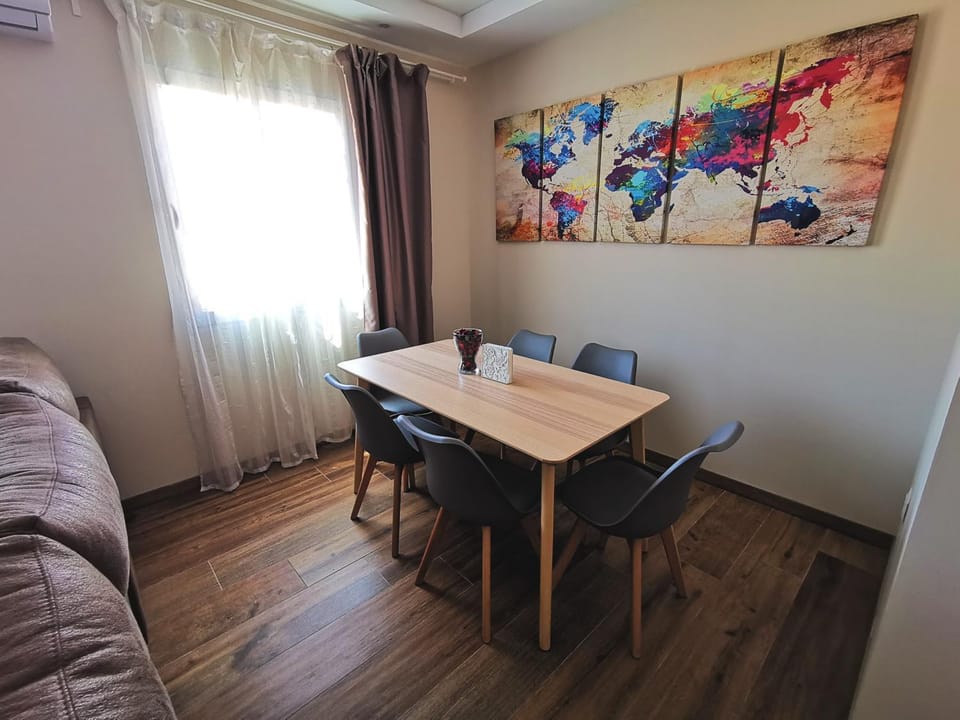 Living room, Dining area