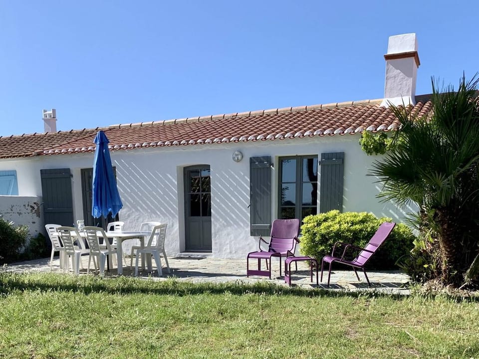 Maison rénovée près plage, 6 couchages, terrasse, BBQ, parking, internet inclus - FR-1-224B-588 House in Noirmoutier-en-l'Île