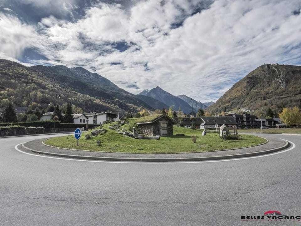 Duplex 8 pers Saint Lary, parking inclus - FR-1-296-245 Apartment in Saint-Lary-Soulan