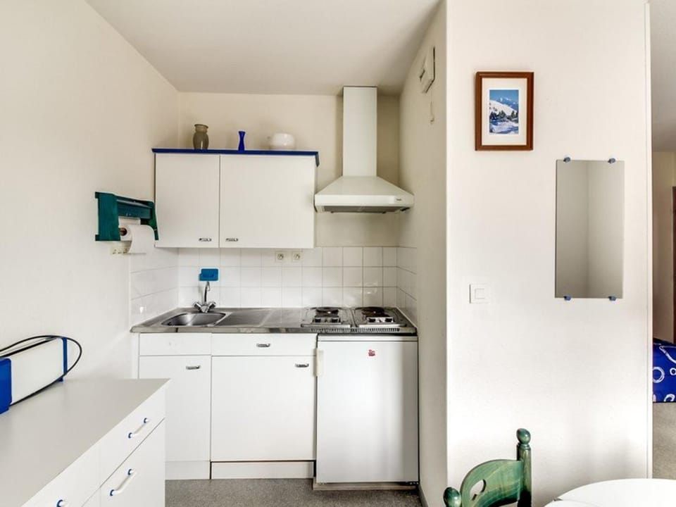 Appartement cosy pour 4 personnes avec ascenseur, à 350m des pistes au centre de Cauterets - FR-1-401-25 Apartment in Cauterets