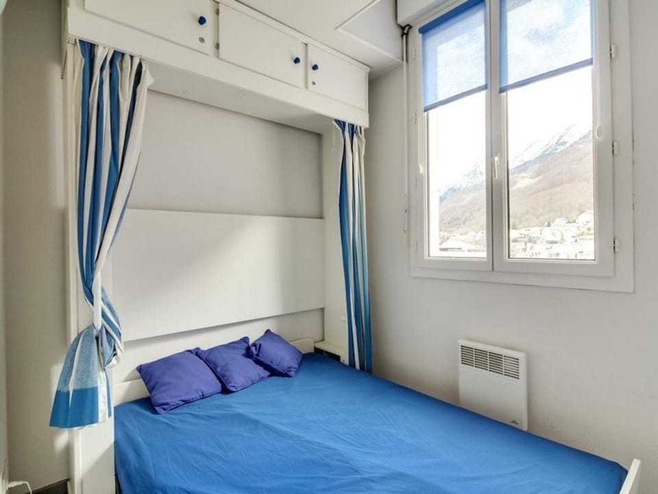 Appartement cosy pour 4 personnes avec ascenseur, à 350m des pistes au centre de Cauterets - FR-1-401-25 Apartment in Cauterets