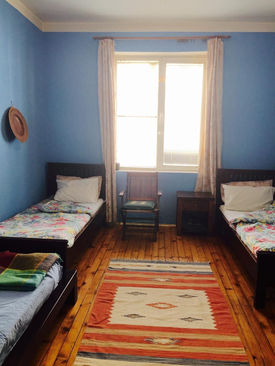 Day, Photo of the whole room