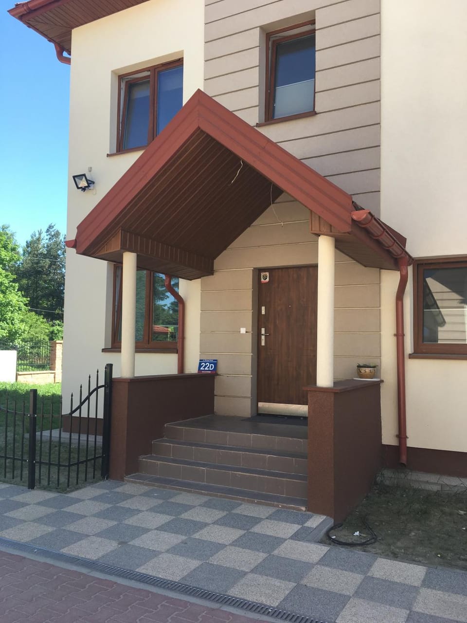 Facade/entrance