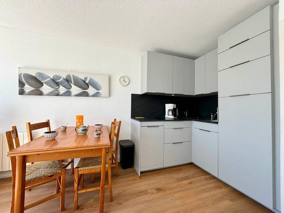 Carnac : Appartement 3 pièces avec Balcon pour 4 pers, animaux admis, parking - FR-1-377-14 Apartment in Carnac