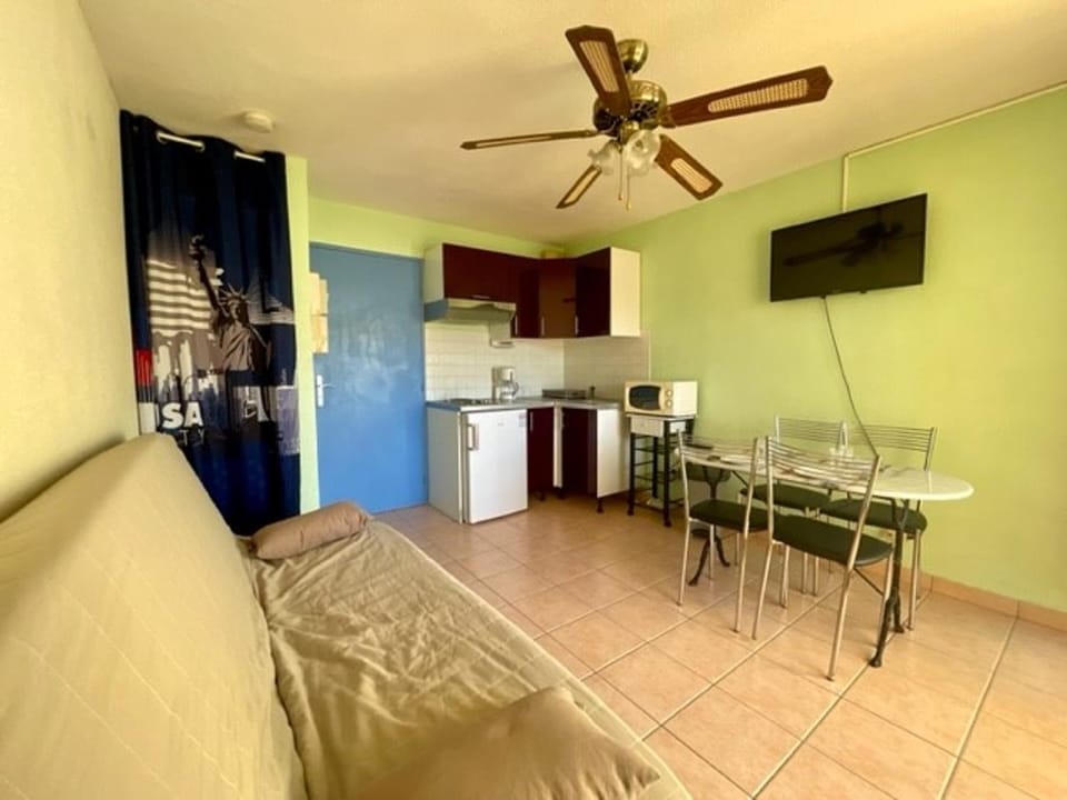 Studio près de la plage avec parking à Sète - FR-1-338-104 Apartment in Occitanie