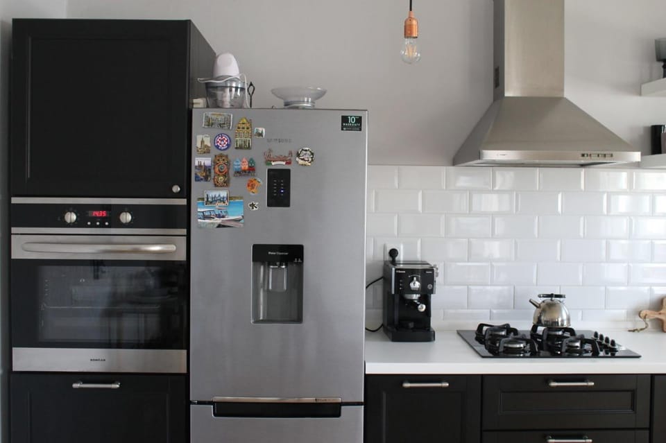 Coffee/tea facilities, dishwasher, oven