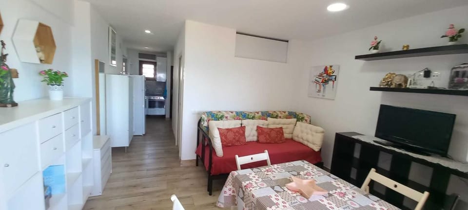 Communal lounge/ TV room, Living room, Dining area