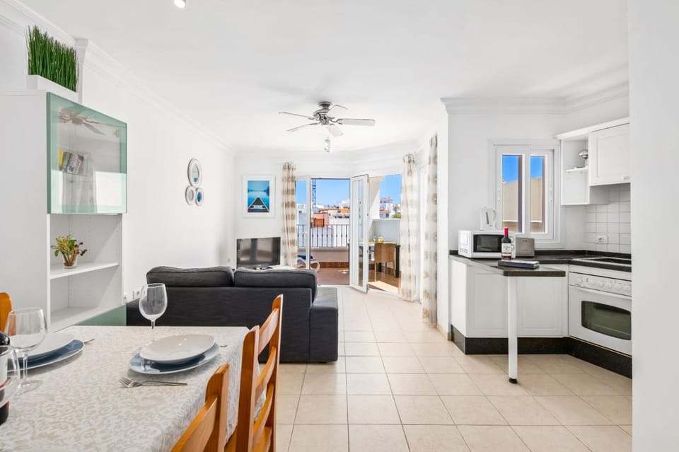 Kitchen or kitchenette, Living room