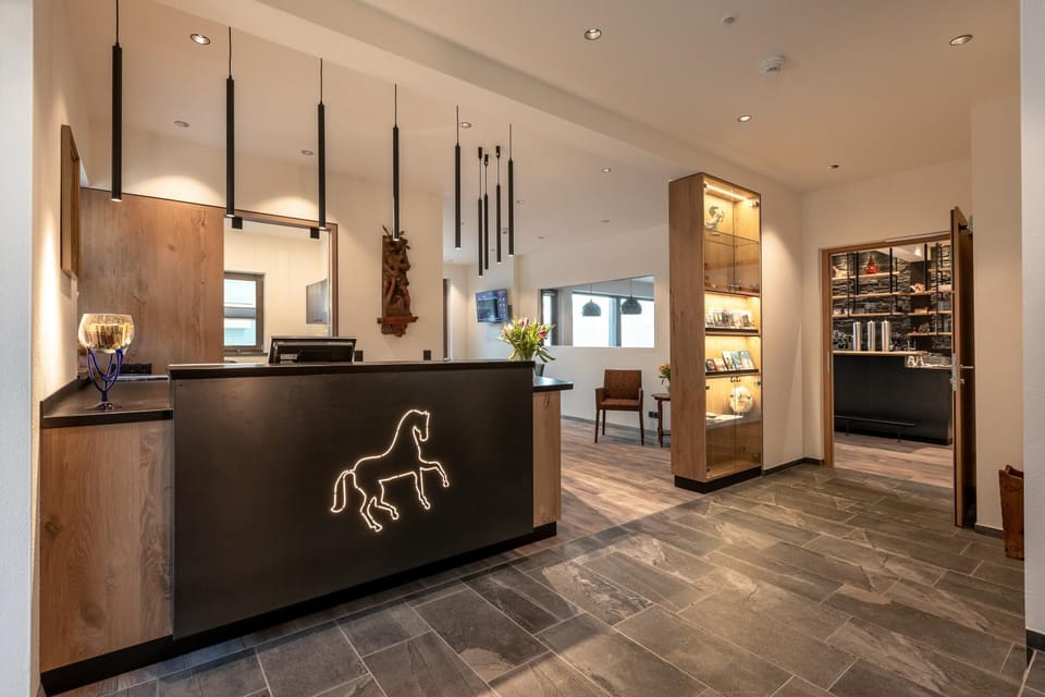 Restaurant/places to eat, Lobby or reception, Lounge or bar