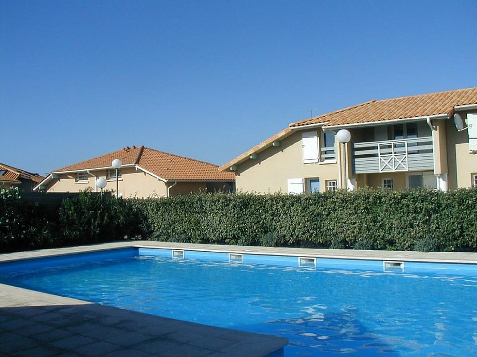 Maison Jumelée à 2 Pas de la Plage - Piscine, Terrasse, Parking Privé - Idéale Famille / Amis - FR-1-319-193 House in Biscarrosse