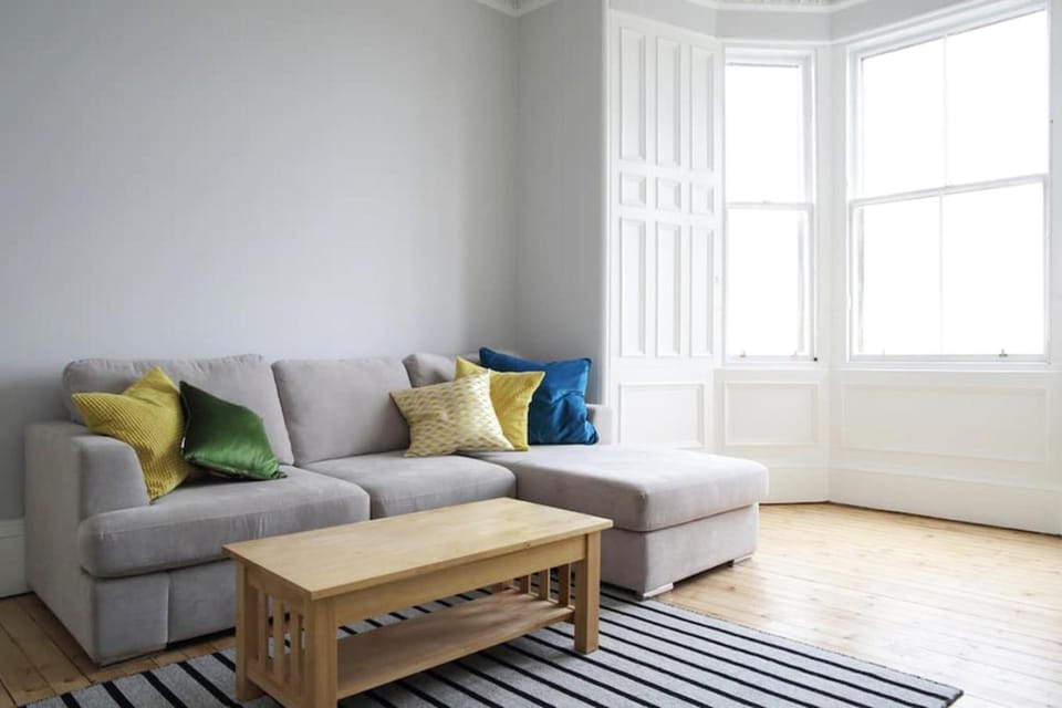 Stylish City Centre Apartments - D Terrace Residence Apartment in Edinburgh