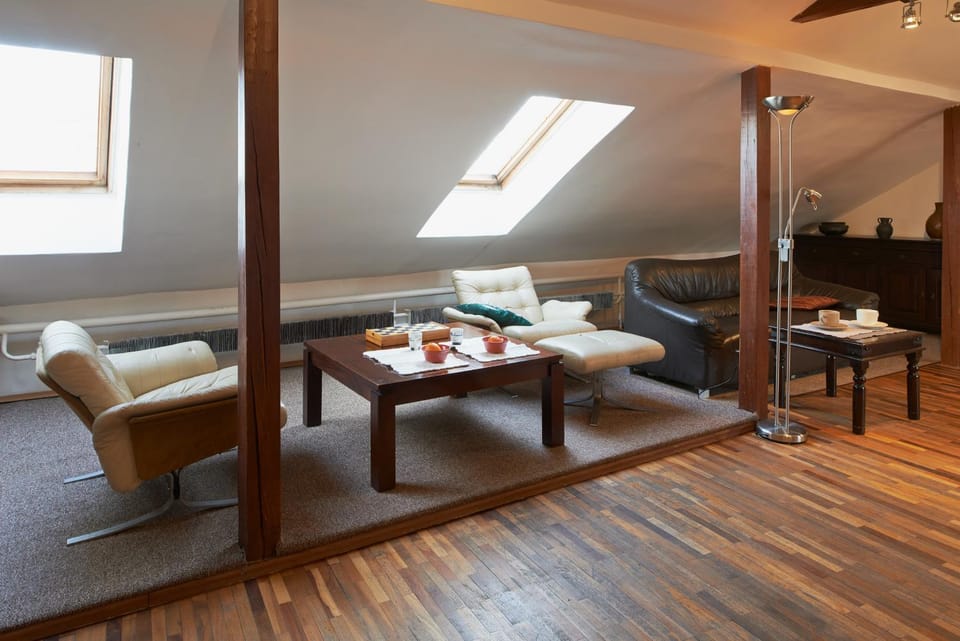 Living room, Photo of the whole room