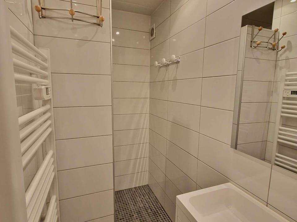 Appartement 2 pièces en rez-de-chaussée proche plage avec parking privé et terrain de pétanque - FR-1-387-109 Apartment in Marseillan