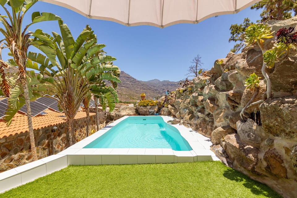 Natural landscape, Garden, Garden view, Mountain view, Pool view, Swimming pool
